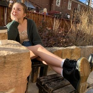 Meet your Posher, Cecilia